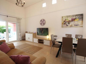 Villa Amyali: Encanto y confort en el Mar Menor Golf Resort, con piscina, jacuzzi y vistas al jardín - ES-220-53